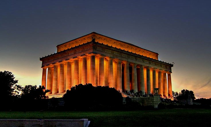 Lincoln Memorial (Courtesy: Erich Robert Joli Weber)
